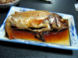 夕食の煮魚（コンタ）