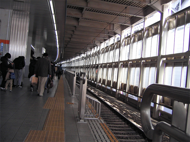 博多駅にて（コンタ）